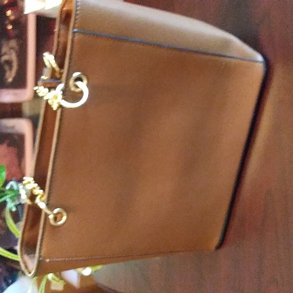 Ladies Handbag - Picture 3 of 10